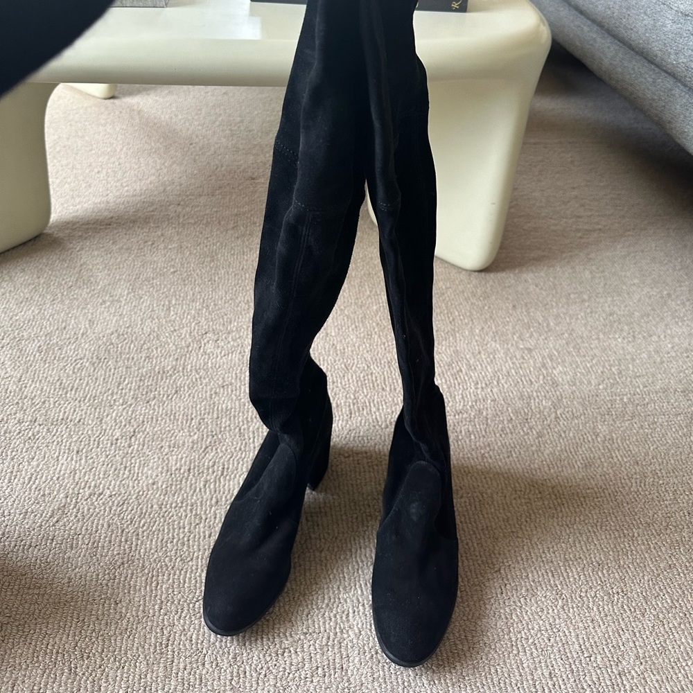 Stuart Weitzman tieland in black suede